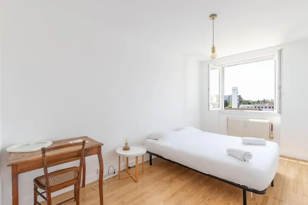 Grand Appartement Cosy - Parking & Balcon Villefranche-sur-Saône 0*,